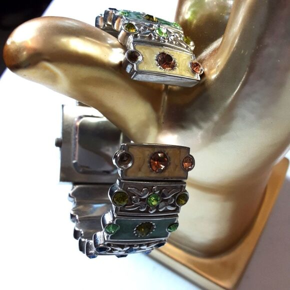 Vintage Geneva Watch Jeweled Ladies Cuff Beautiful Stones And Colors - Picture 13 of 14